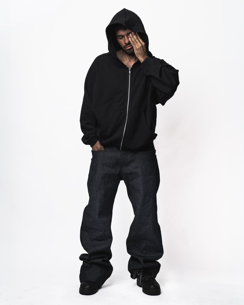 JOVO INDIGO JEANS — lifestyle shot, NICKO raw denim